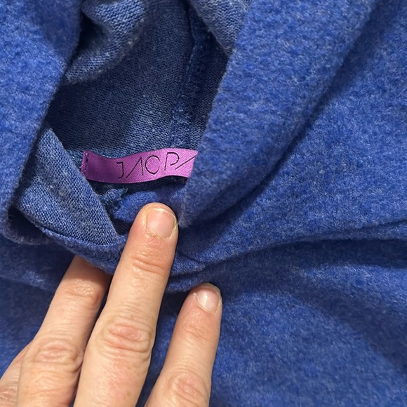 Jac Parker hooded sweatsuit, barely worn, cozy, comfy, small top, medium bottom - Picture 4 of 6